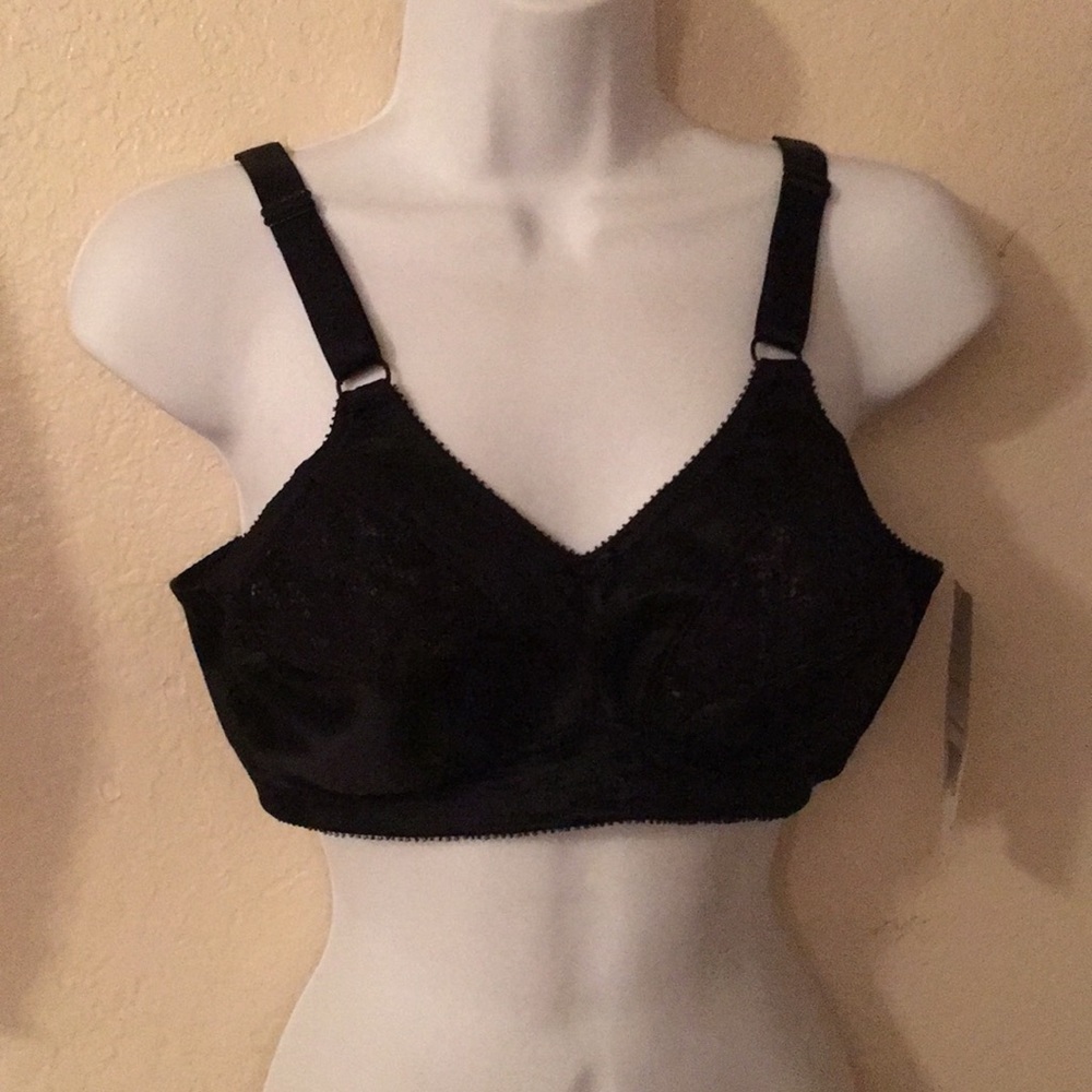 Full cup bra pointy boob look